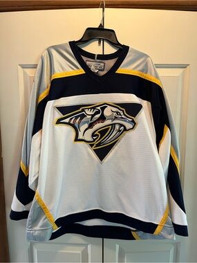 1998–1999 Nashville Predators Bauer Jersey Large
